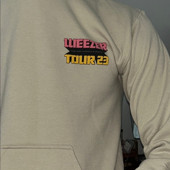 Tan Weezer ‘23 tour sweatshirt (UNISEX) - Picture 4 of 9